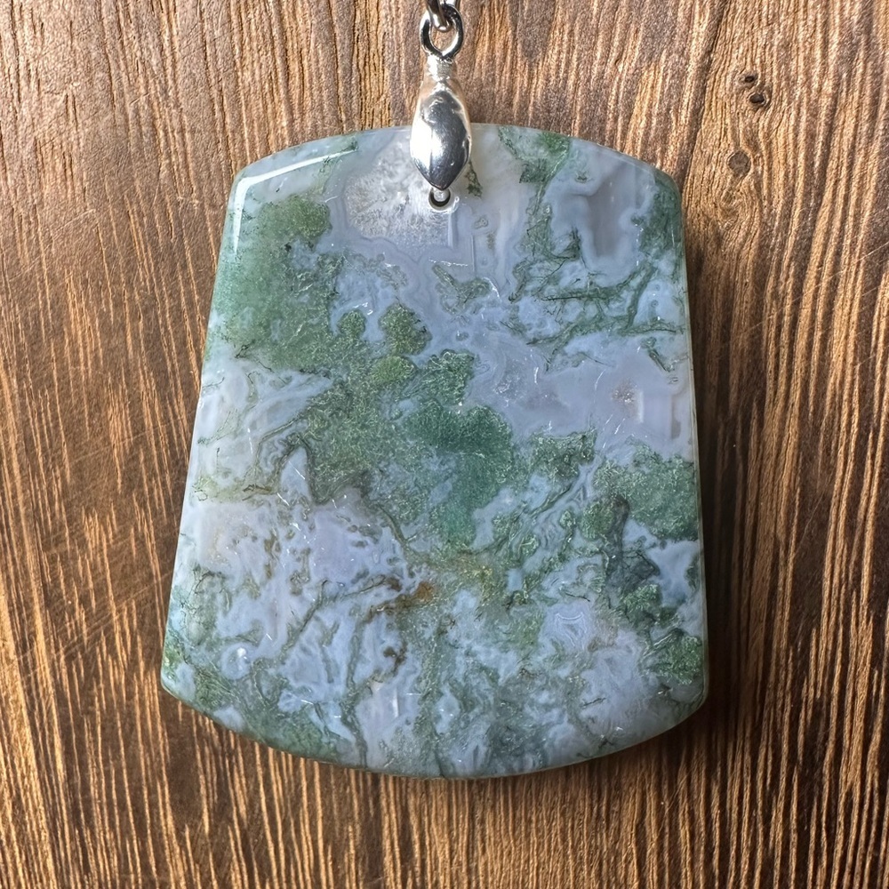 Green Moss Agate Pendant Necklace on Rolo Chain - Picture 8 of 16